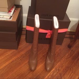 BANANA REPUBLIC Womens Size 8M  Medium Brown Leather Knee High WEDGES Boots